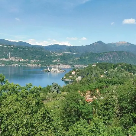 Awesome In Vacciago W/ 2 Bedrooms * Ameno